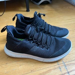 Nike Women’s Free Run Slip-on shoes